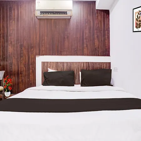 Via White Star Hotel 3*