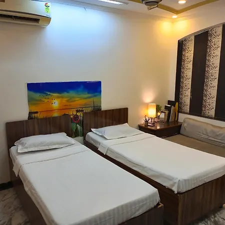 Sumangal Parle West, Apartment