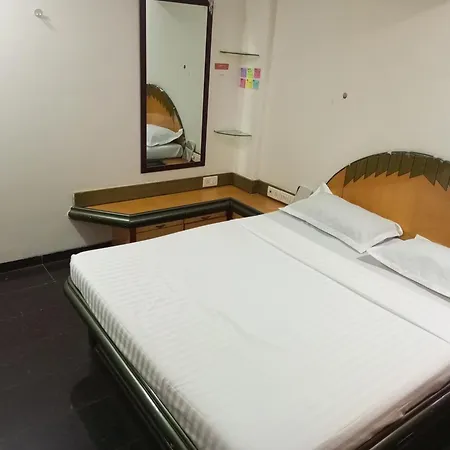 Sumangal Parle West, Apartment