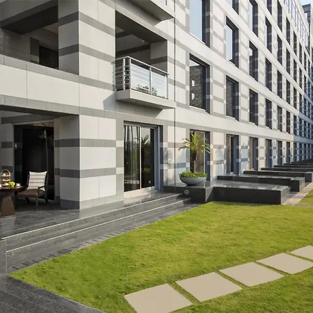 Grand Hyatt And Residences 5*