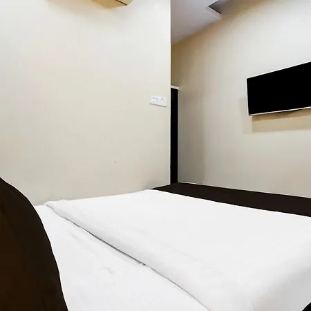 Collection O Airport Metro Andheri East Hotel