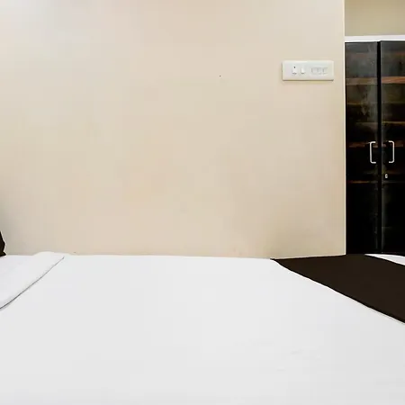 Hotel Collection O Airport Metro Andheri East