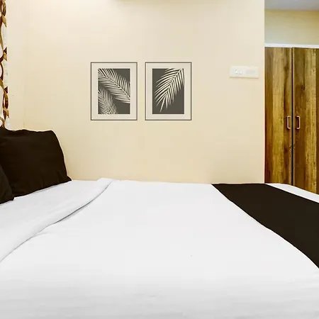 Hotel Collection O Airport Metro Andheri East