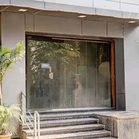 Collection O Airport Metro Andheri East Hotel
