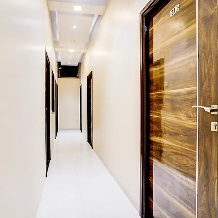 Collection O Airport Metro Andheri East Hotel