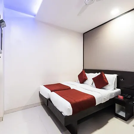 Hotel Oyo 1088 Golden Sagar Mumbai