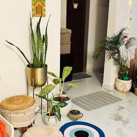 Apartment Sunny Urban Retreat Mumbai