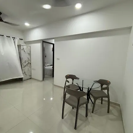 Atithi Homes Luxe Kandivali Apartment *