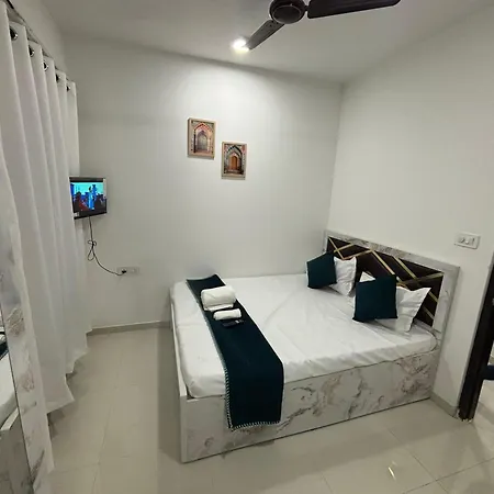 Atithi Homes Luxe Kandivali Apartment *