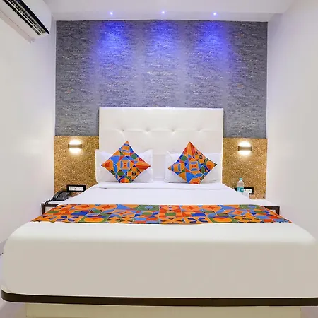 Hotel Fabhotel Golden Star 3*