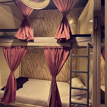 Hostel Lucky Beds Pg And