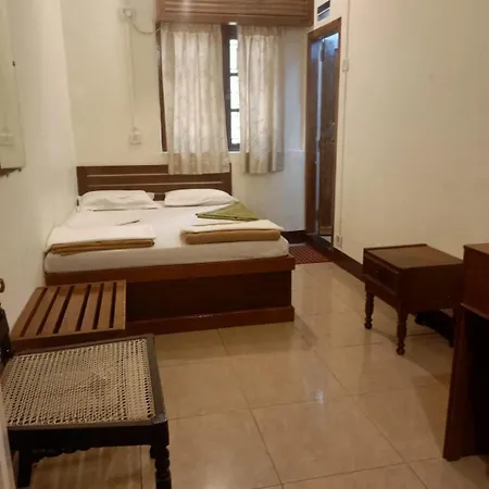 Bentleys Hotel 3*