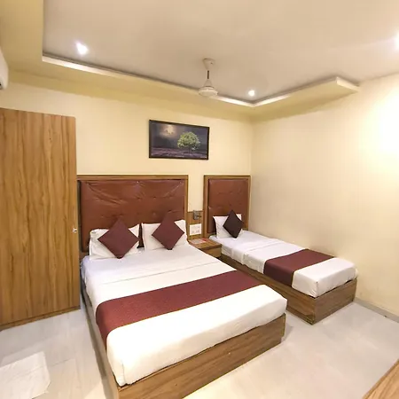 Apartment Aster Near Airport Mumbai