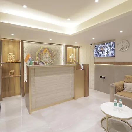 Malad Opposite Malad Railway Station Hotel 3*