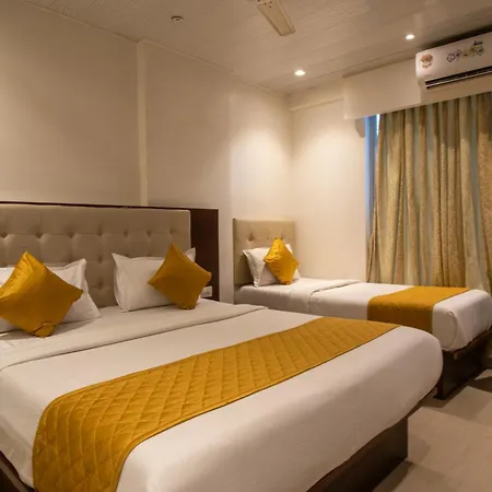 Malad Opposite Malad Railway Station 3* Mumbai