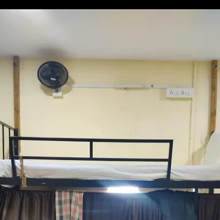 Super Ac Deluxe Hostel