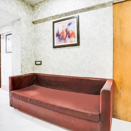 Hotel Collection O Andheri Near Airport Formerly We