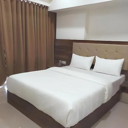 Retreats At Precious Pearl - Near International Airport ! Hotel 3*