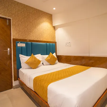 Crystal Palace Near Us Consulate Bandra Kurla Complex Mumbai Near Mumbai Airport Mumbai Hotel 3*