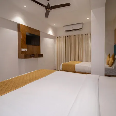 Crystal Palace Near Us Consulate Bandra Kurla Complex Mumbai Near Mumbai Airport Mumbai 3*