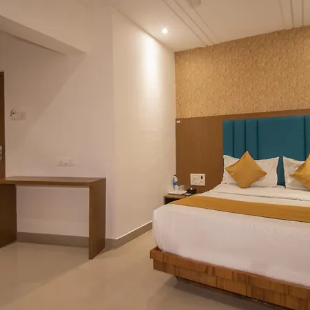Hotel Crystal Palace Near Us Consulate Bandra Kurla Complex Mumbai Near Mumbai Airport Mumbai