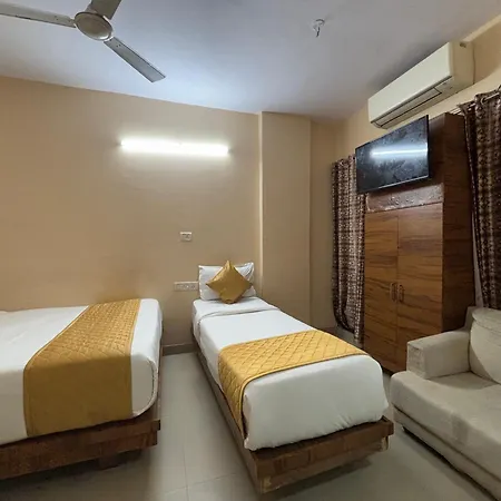 Hotel Crystal Palace Near Us Consulate Bandra Kurla Complex Mumbai Near Mumbai Airport Mumbai Mumbai