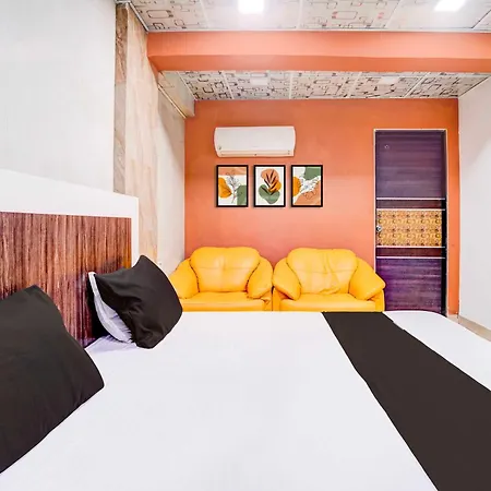 Hotel O Versova Metro Station