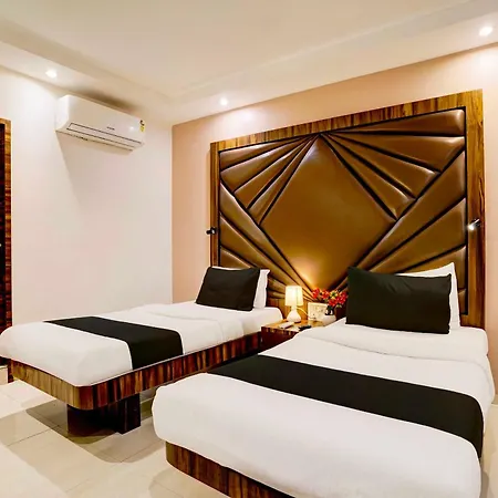 Collection O Chhatrapati Shivaji Maharaj Metro Station Hotel