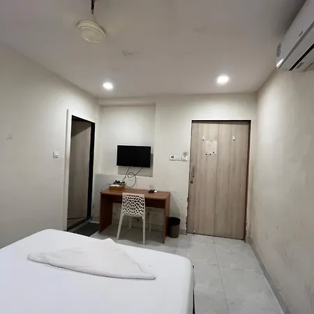 Hostel Red House - Powai Groups