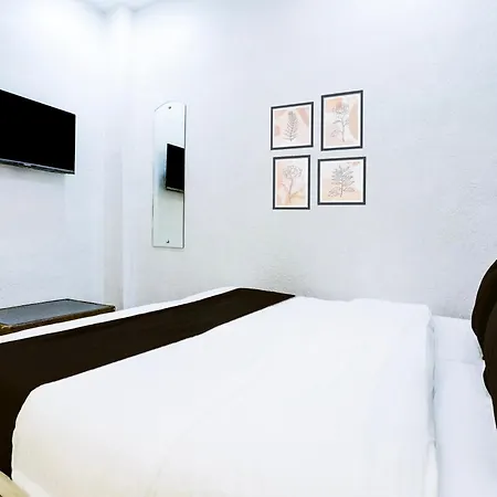 O Khar East Near Railway Station Hotel 3*