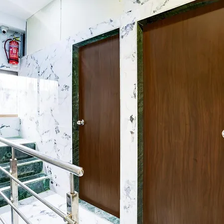 O Khar East Near Railway Station 3* Mumbai