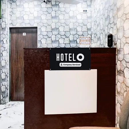 Hotel O Khar East Near Railway Station