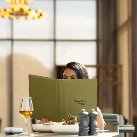 Hilton Garden International Airport 4*