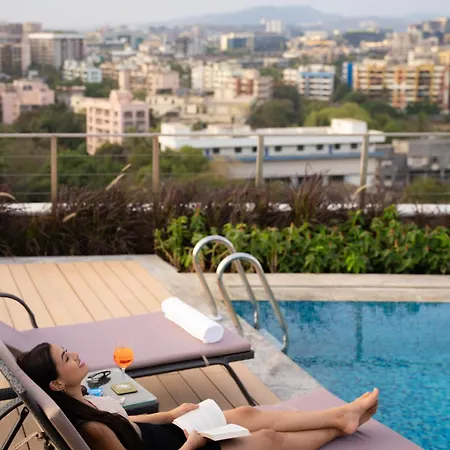 Hilton Garden International Airport Hotel