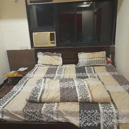 Kuber Crown Homestay *