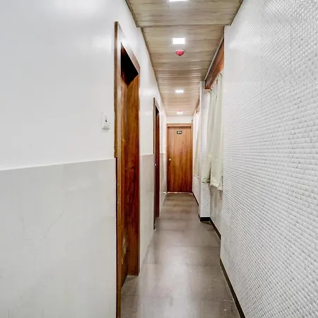 Hotel O Radha Palace