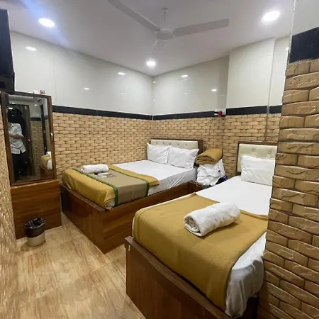 Angels Inn-sahar Road Guest house