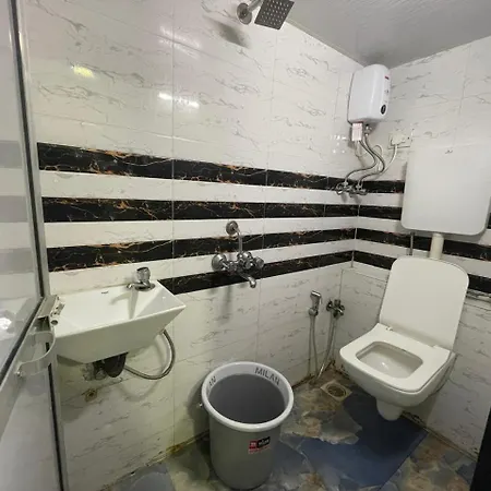 Angels Inn-sahar Road *