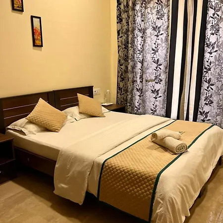 Hotel Pinaki Comfort Malad - Near Nesco & Oberoi Mall Mumbai