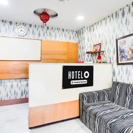 Townhouse Andheri Near Airport We Hotel 3*