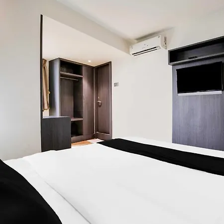 O Andheri Near Western Express Highway 3* Mumbai