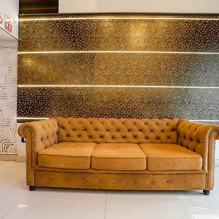 Fabhotel Golden Star