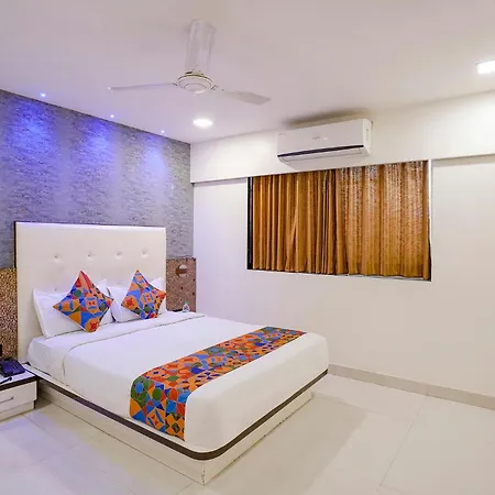Hotel Fabhotel Golden Star 3*