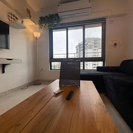 Lively 2bhk Apartment *