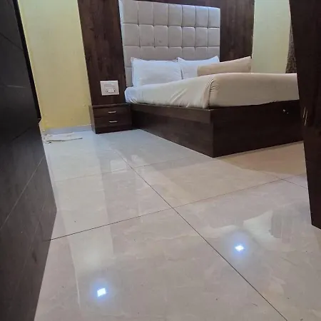 Avone Near T2 International Airport Hotel Mumbai