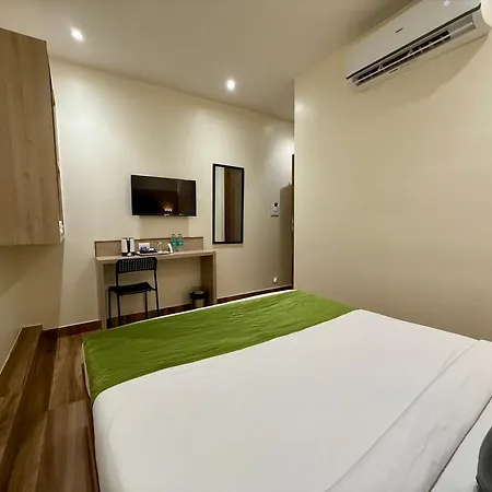 Riza Nesco Exhibition Centre Goregoan Hotel 3*