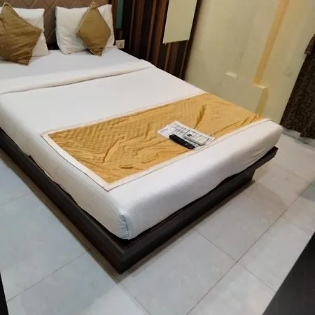 Hotel Avone Near T2 International Airport Mumbai