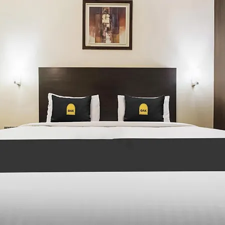 Townhouse Oak Shubhangan Near Juhu Hotel 4*