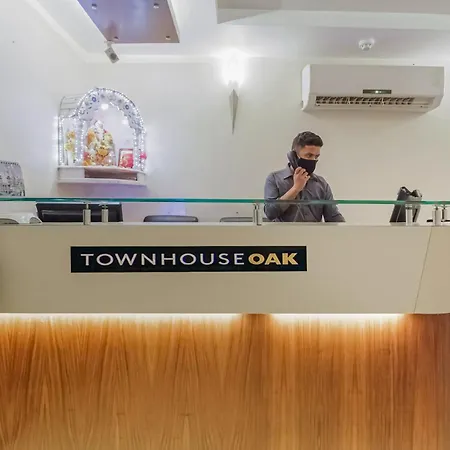 Townhouse Oak Shubhangan Near Juhu Hotel 4*