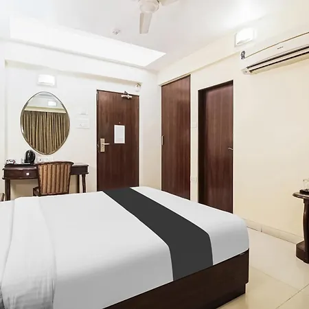 Hotel Townhouse Oak Shubhangan Near Juhu Mumbai